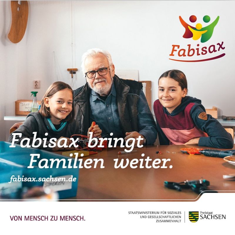 Entwickeltes Werbemotiv der Fabisax-Kampagne zeigt einen Großvater mit zwei Enkeln